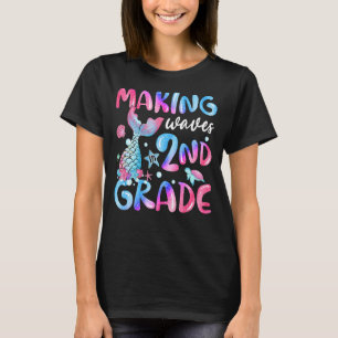 Camiseta Fazendo Ondas na Gravata de Tinta de Cauda de Peix