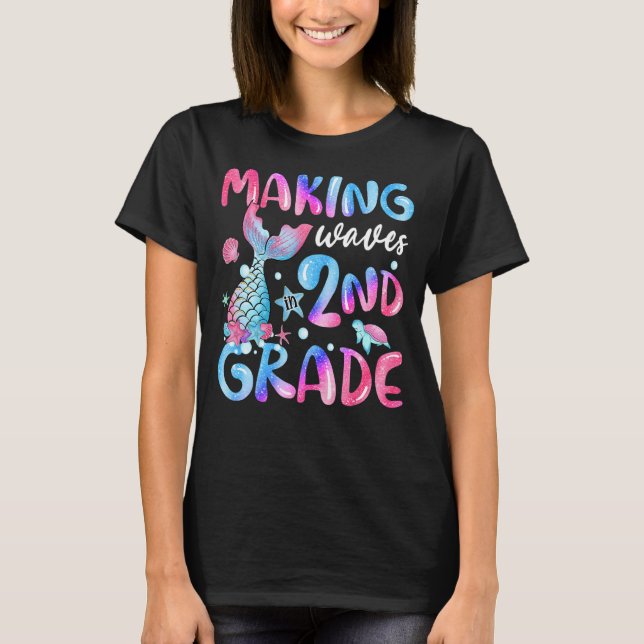 Camiseta Fazendo Ondas na Gravata de Tinta de Cauda de Peix (Frente)