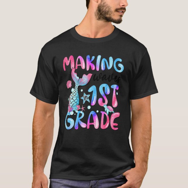 Camiseta Fazendo Ondas na Gravata de Tinta de Cauda de Peix (Frente)