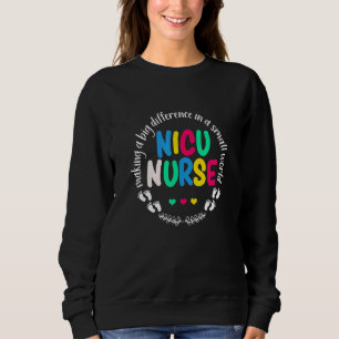 Camiseta Fazendo Uma Grande Diferença Em Um Pequeno Mundo E