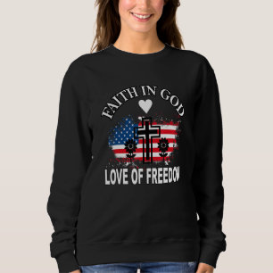 Camiseta Fé Love Freedom American Flag Flower For Cristo