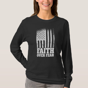 Camiseta Fé sobre o medo da bandeira americana Legal fé cri