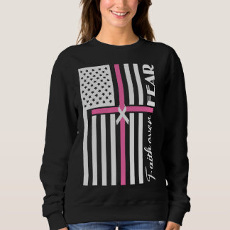 Camiseta Fé sobre o medo do sinalizador de cruz rosa