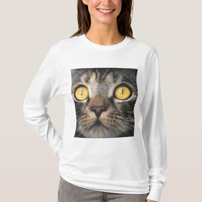 Camiseta Fechamento de Gato com Olhos Amarelos (Frente)