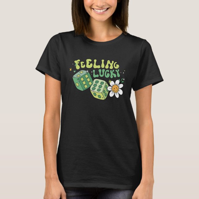 Camiseta Feeling Lucky Dice Retro Groovy St Patrick's Day W (Frente)