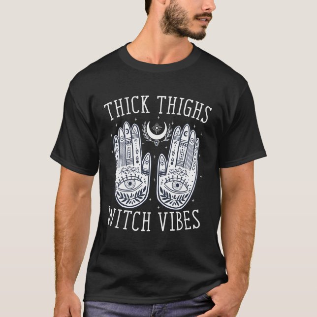 Camiseta Feiticeira das Coxas Pesadas S Halloween (Frente)