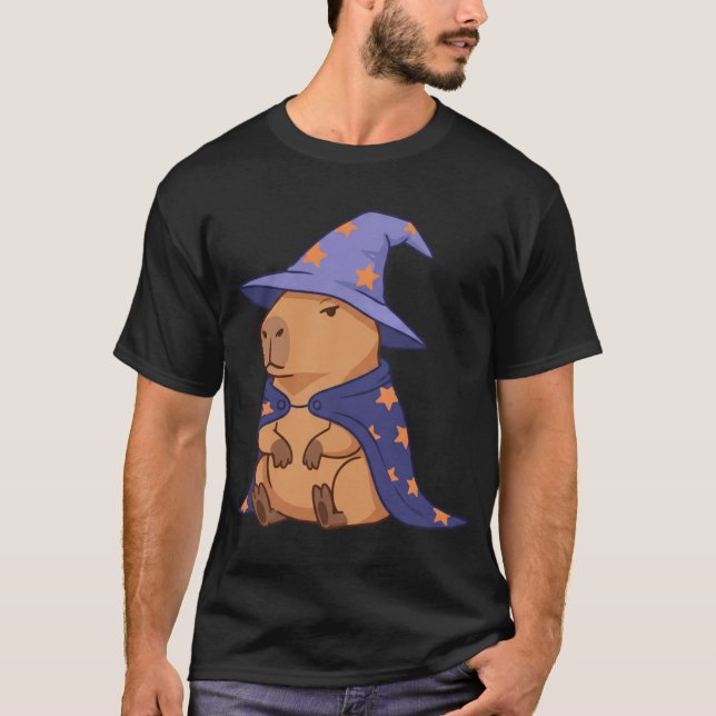 Camiseta Feiticeiro Grumpy Capybara com Cabo Magico e Chapé (Frente)