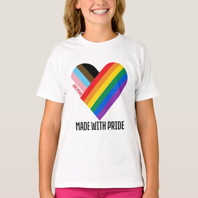 Camiseta Feito Com Orgulho Coração Arco-íris Personalizado  (Frente)