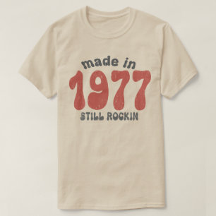 Camiseta Feito em 1977, com números de safra ainda em balan
