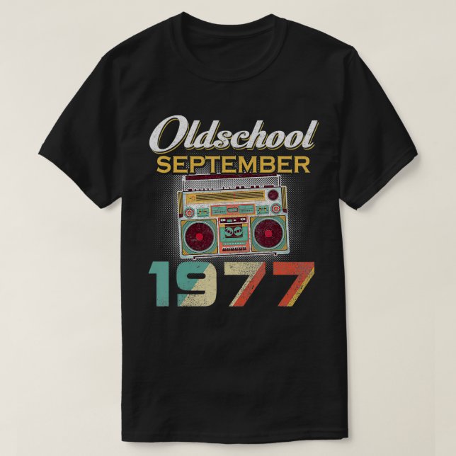 Camiseta Feito em setembro de 1977... 42º presente de anive (Frente do Design)