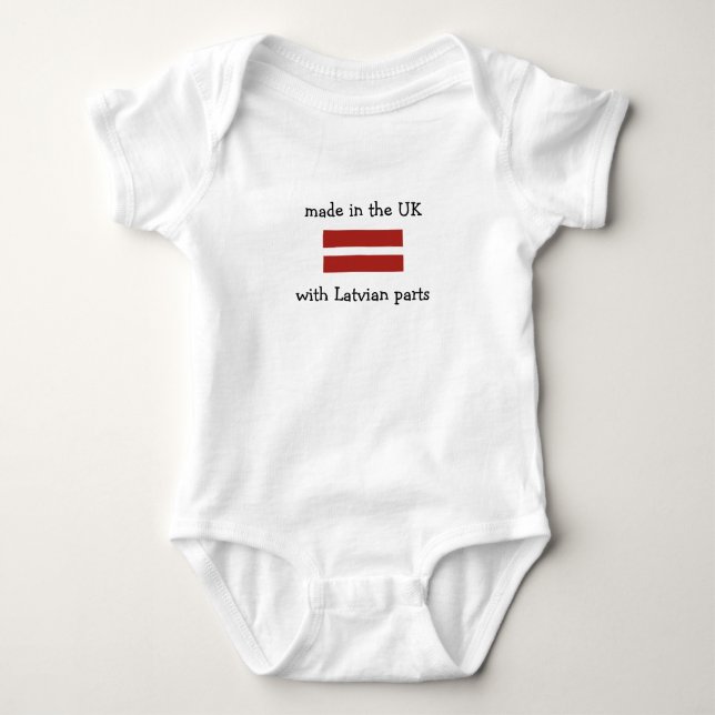 Camiseta feito no Reino Unido com peças letãs (Frente)