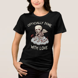Camiseta Feito Oficialmente Com Amor Desenho de Cupido Esqu