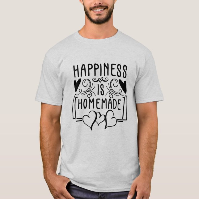 Camiseta Felicidade é Design da Cozinha Russa Homemada (Frente)