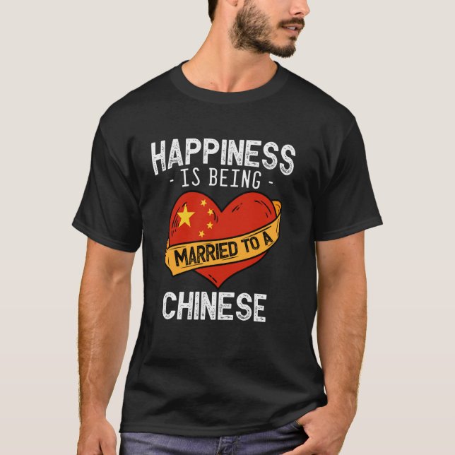 Camiseta Felicidade é ser casado com uma esposa chinesa mar (Frente)