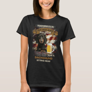 Camiseta Felicidade É Um Velho Com Cerveja E Um Dachshun