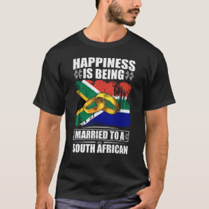 Camiseta Felicidade Está Sendo Casada Com Um Sul-Africano