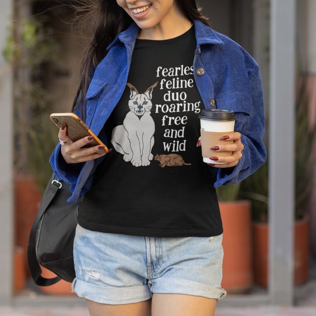 Camiseta Feline Duo Roaring Livre E Selvagem (Criador carregado)