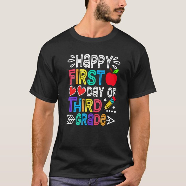 Camiseta Feliz 1º Dia do 3º Ano da Equipe (Frente)