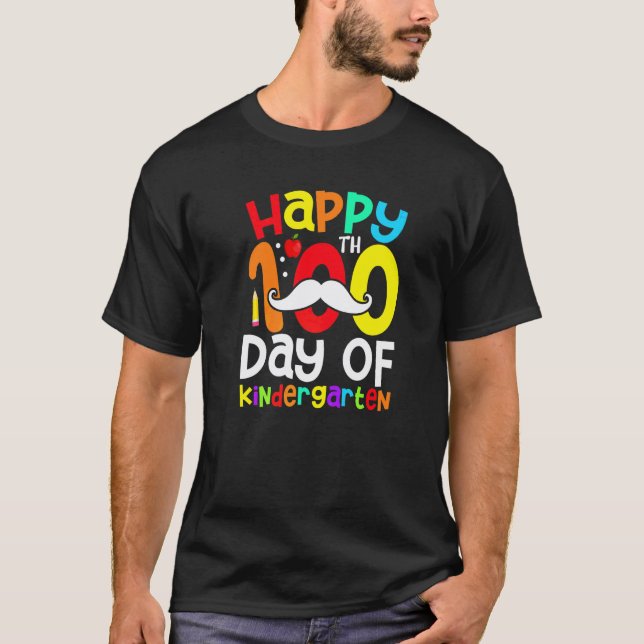 Camiseta Feliz 100º Dia Do Bigode De Professores Do Jardim  (Frente)