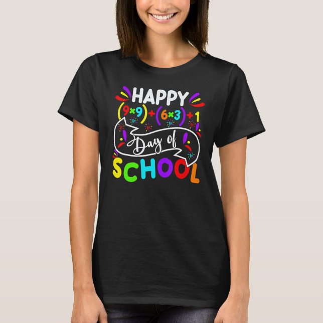 Camiseta Feliz 100 Dias de Aula Professor de Matemática 100 (Frente)