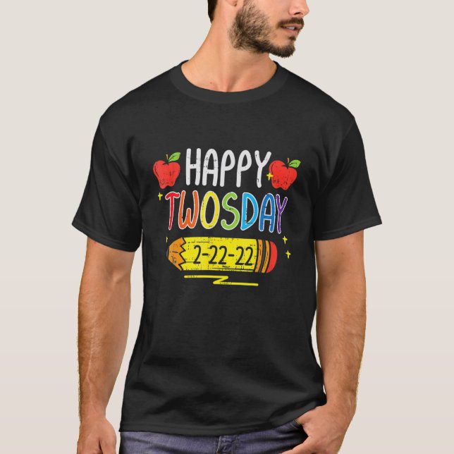 Camiseta Feliz 2-22-22 Pêncil Apple Dois Dia 2022 2 (Frente)