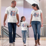 Camiseta Feliz 4 de julho Vermelho Branco e Azul<br><div class="desc">Feliz 4 de julho,  design de texto moderno em um design patriótico vermelho,  branco e azul.</div>