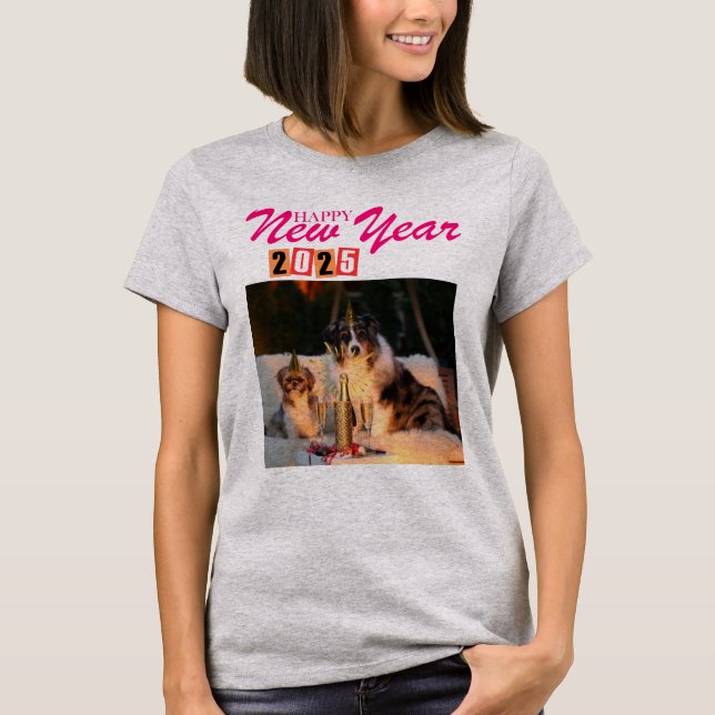 Camiseta "Feliz ano novo 2025 - Festa de Cães Festivos (Frente)