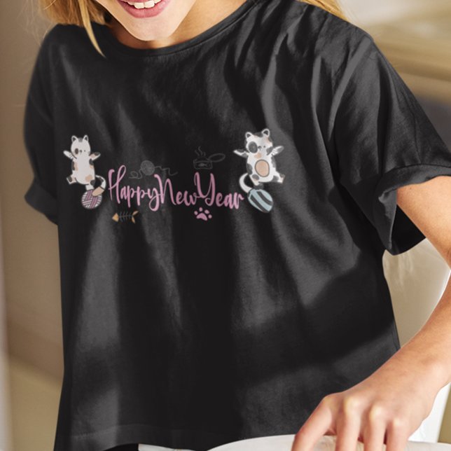 Camiseta Feliz ano novo Entre Gatinhos Equilibrado Num Fio (Happy New Year Between Kittens Balanced On A Yarn T-Shirt)