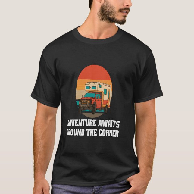 Camiseta Feliz Aventura De Campanha À Volta Do C (Frente)