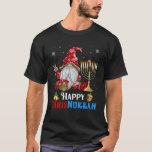 Camiseta Feliz Chrismukkah Gnomo Hanukkah<br><div class="desc">Engraçado Design dos Gnomos Hanukkah,  com adorável Gnomie de três jardins,  luzes de Natal,  menorah de carregando e sonho em uma decoração de noites de férias judaicas festivas,  Excelente Hanukkah Chanukah Holiday Gift.</div>