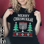 Camiseta Feliz Chrismukkah Hanukkah Jewish Chanukah<br><div class="desc">Feliz Chrismukkah Hanukkah,  camisa de Natal judia Chanukah. Esta camisa faz um presente de férias divertido para a família e os amigos.</div>