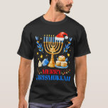 Camiseta Feliz Chrismukkah Holiday Hanukkah Pajama Família<br><div class="desc">Esta roupa de Natal Feliz é o presente perfeito de Chanucá para homens judeus,  mulheres,  crianças. Tee de Natal judaico perfeito para vestir perto do seu Ornamento Chanukah,  Decorações,  Meias,  Velas e Menorah durante os feriados de inverno!</div>