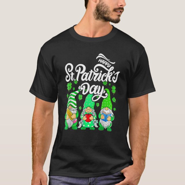 Camiseta Feliz Dia de São Patrício Três Gnomos Shamrock Ess (Frente)