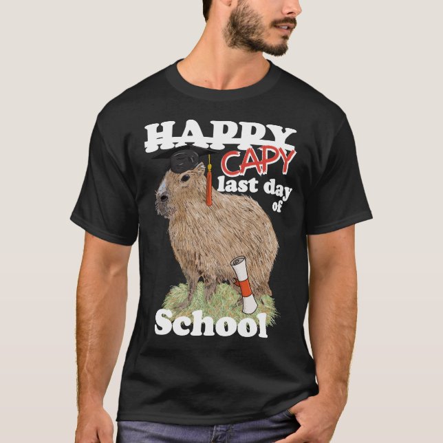 Camiseta Feliz Dia Passado da Graduação da Capybara na Esco (Frente)