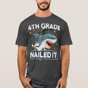 Camiseta Feliz Dia Passado Do 4º Graduado De Ti Bonito