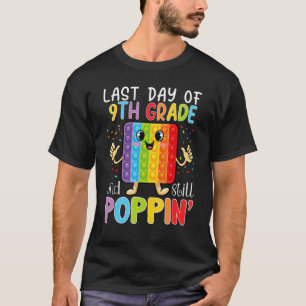 Camiseta Feliz Dia Passado Do 9º Grau E Ainda Com Pavilha