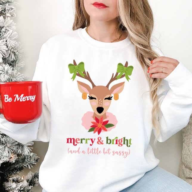 Camiseta Feliz e Brilho (e um pouco insensível) feriado (Merry & Bright (and a little bit sassy) Christmas sweatshirt.)