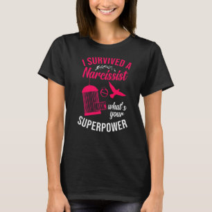 Camiseta Feliz Festa de Divórcio Eu Sobrevivi A Um Narcisis