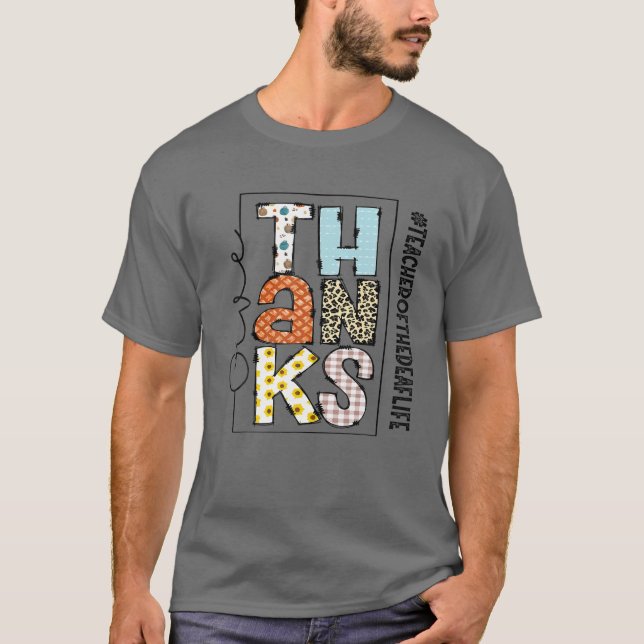 Camiseta Feliz Hallothanksmas Professora da Vida dos Defici (Frente)