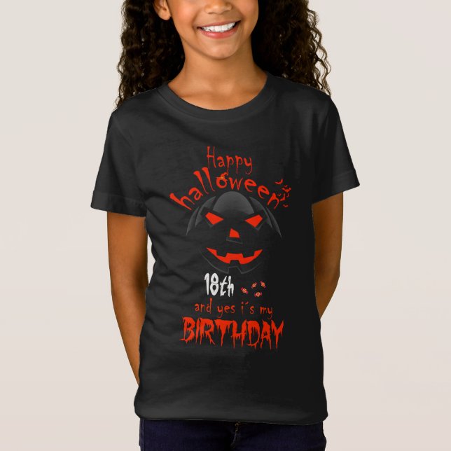 Camiseta Feliz Halloween Sim É o meu 18º aniversário (Frente)