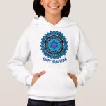 Camiseta Feliz Hanukkah 3 - bela design<br><div class="desc">Feliz Hanukkah. Design fantástico com Menorah e velas coloridas no meio. Fundo azul. Texto personalizado. Desejo-te um Hanukkah feliz!</div>