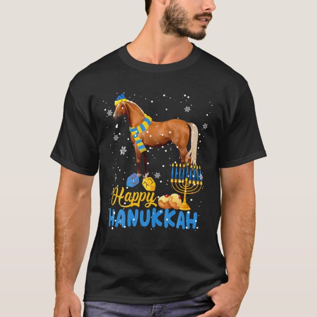 Camiseta Feliz Hanukkah Cute Hanukkah Horse Menorah judeu (Frente)