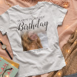 Camiseta Feliz Memorial de Foto de Aniversário do Céu<br><div class="desc">A camiseta memorial "FELIZ HEAVENLY BIRTHDAY" fará o tributo perfeito para o seu amor. Apresentando o ditado "feliz aniversário celestial" uma foto, seu nome e datas de nascimento/morte, sobre um fundo branco. Os estilos de fonte, o tamanho e a cor podem ser alterados clicando no link personalizar depois de personalizar....</div>