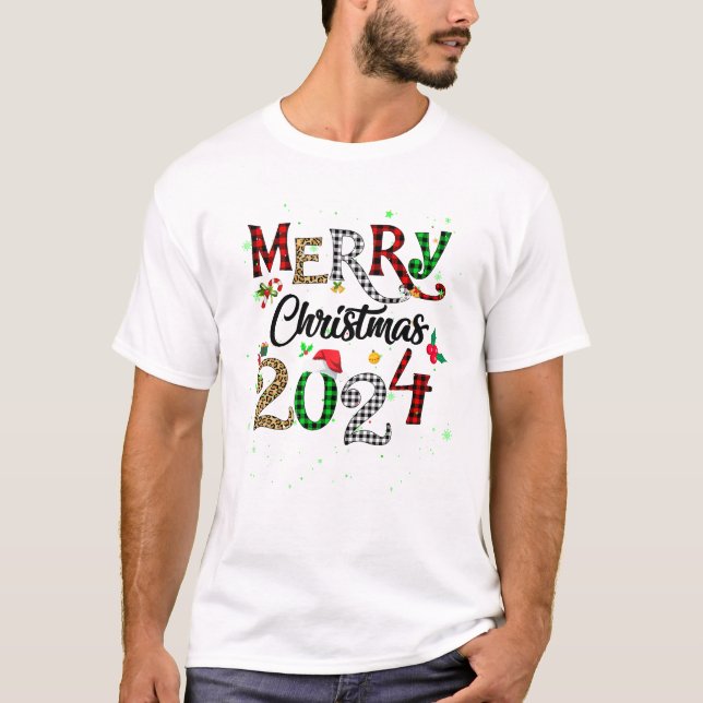 Camiseta Feliz Natal 2024 Xadrez do Leopard Buffalo Red Gre (Frente)