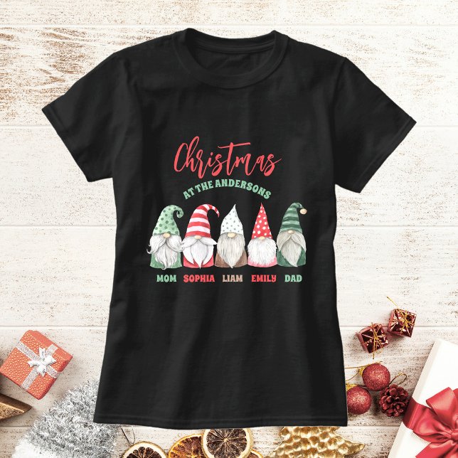 Camiseta Feliz Natal da família dos gnomos em nome (Criador carregado)