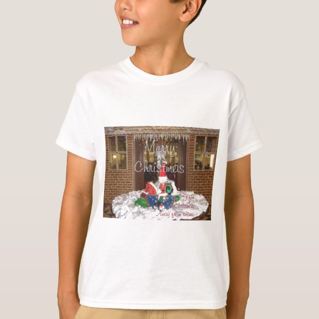 Camiseta Feliz Natal Férias Longe de Casa (Frente)