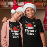 Camiseta Feliz Natal personalizado para Papai Noel<br><div class="desc">Personalize facilmente este design de Natal divertido com o seu próprio texto personalizado. Faça um conjunto único para a reunião da família de férias de inverno!</div>
