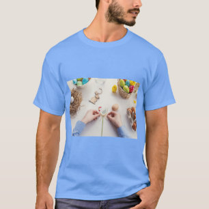 Camiseta Feliz Páscoa – Festiva, Brilhante e Alegr