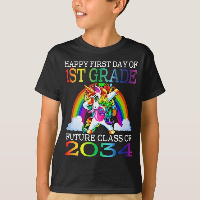 Camiseta Feliz Primeiro Dia Da Classe 1rua De 2034 (Frente)