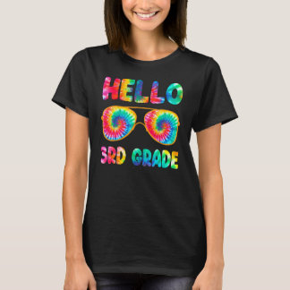 Camiseta Feliz Primeiro Dia Da Escola Olá Terceiro Ano, Tie